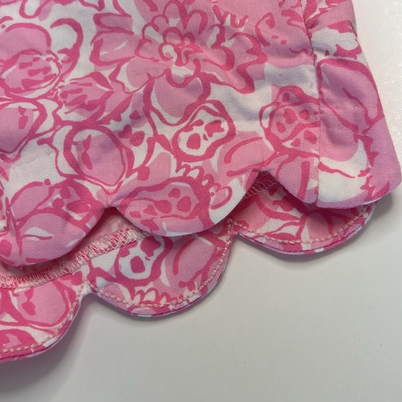 Lilly Pulitzer The Buttercup Short in She’s A Fox Scallop Hem Floral Pink 0 - Picture 9 of 17